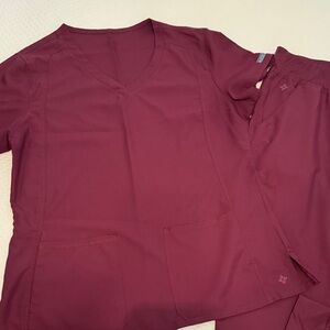 Med Couture Wine Scrub Set